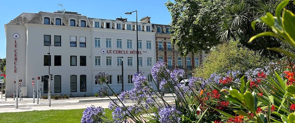 Hotel Le Cercle in Cherbourg-Octeville, France