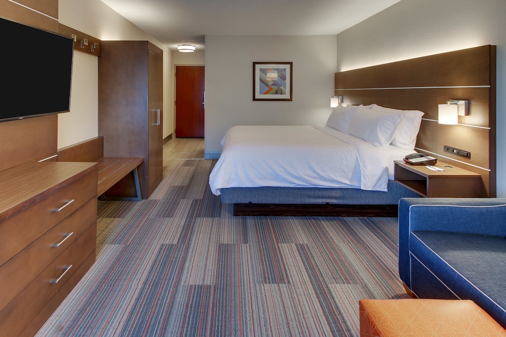 Holiday Inn Express & Suites Atlanta N Perimeter Mall Area by IHG - photo 12