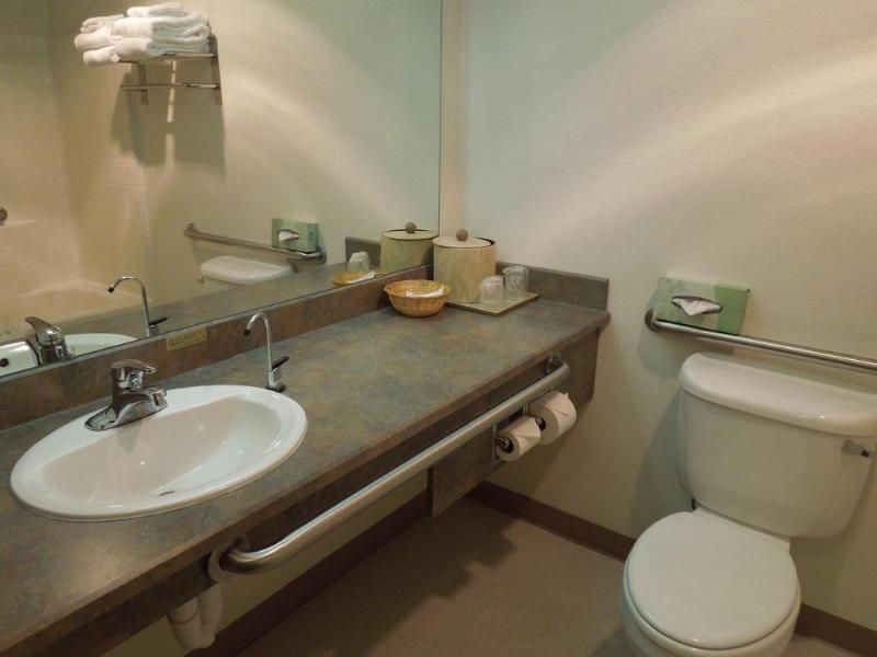Paradise Inn and Suites - photo 4