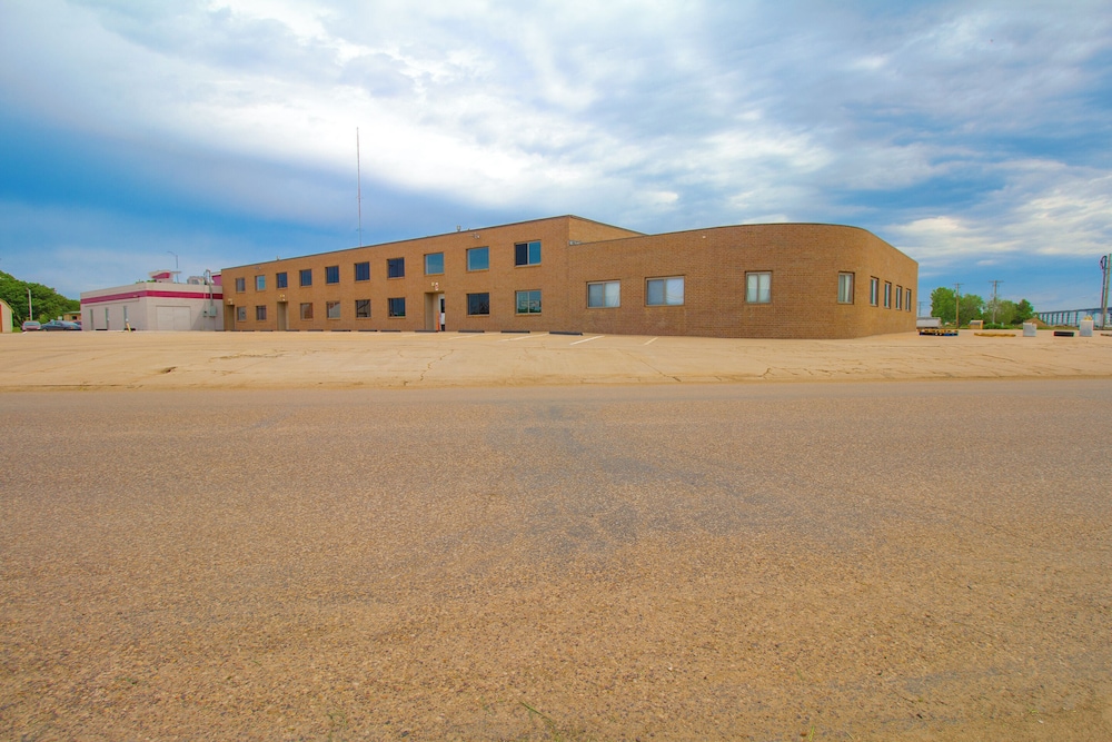 HomeTown Inn by OYO Liberal KS - photo 62