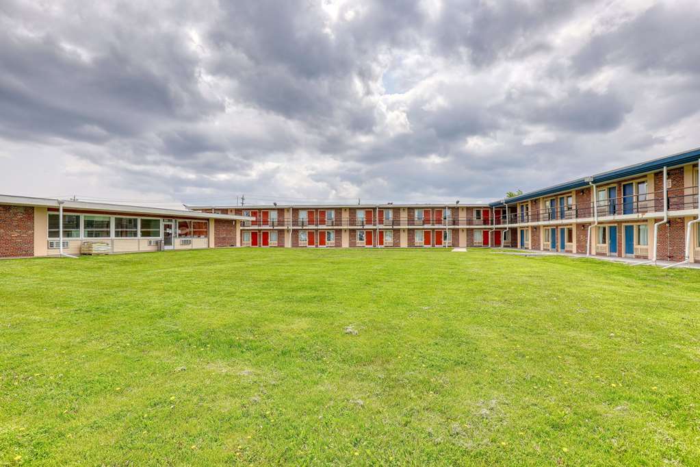 Suburban Studios Neenah - photo 5