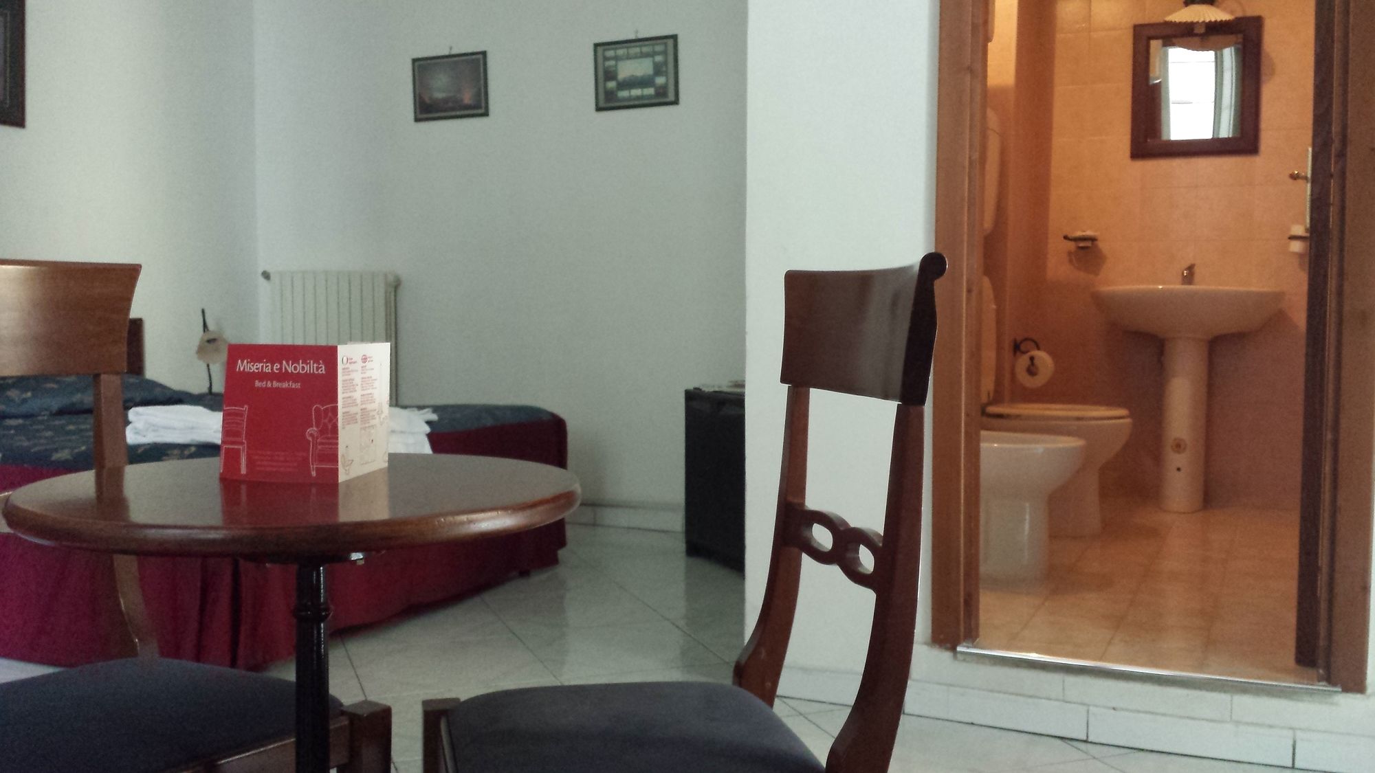 Miseria e Nobiltà - last minute hotel in Naples