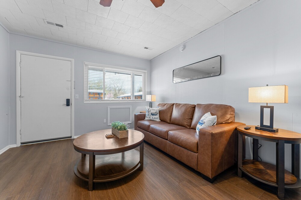 Silver Cove Resort on Table Rock unit 17 - photo 10