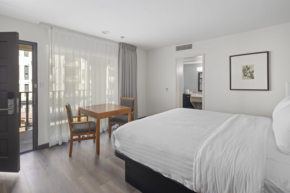 Vagabond Inn Glendale - photo 7