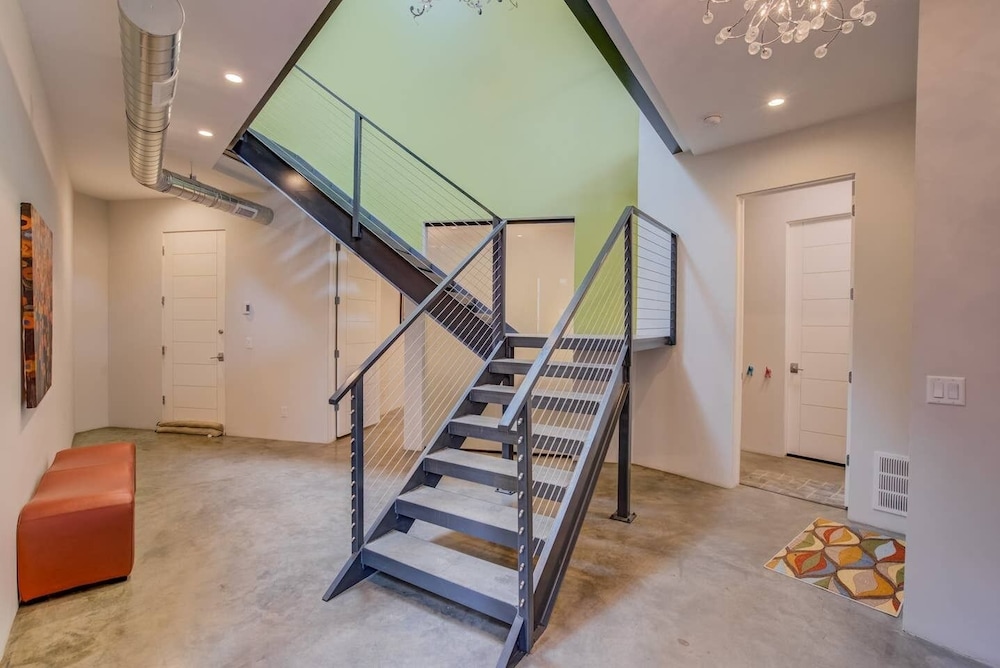 3BR Modern Marveldowntown Customprivate Balcony - photo 35