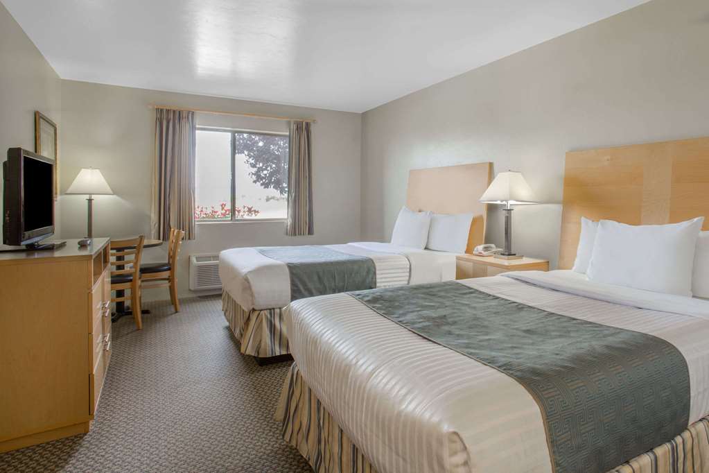 Days Inn by Wyndham Chino Valley - photo 5