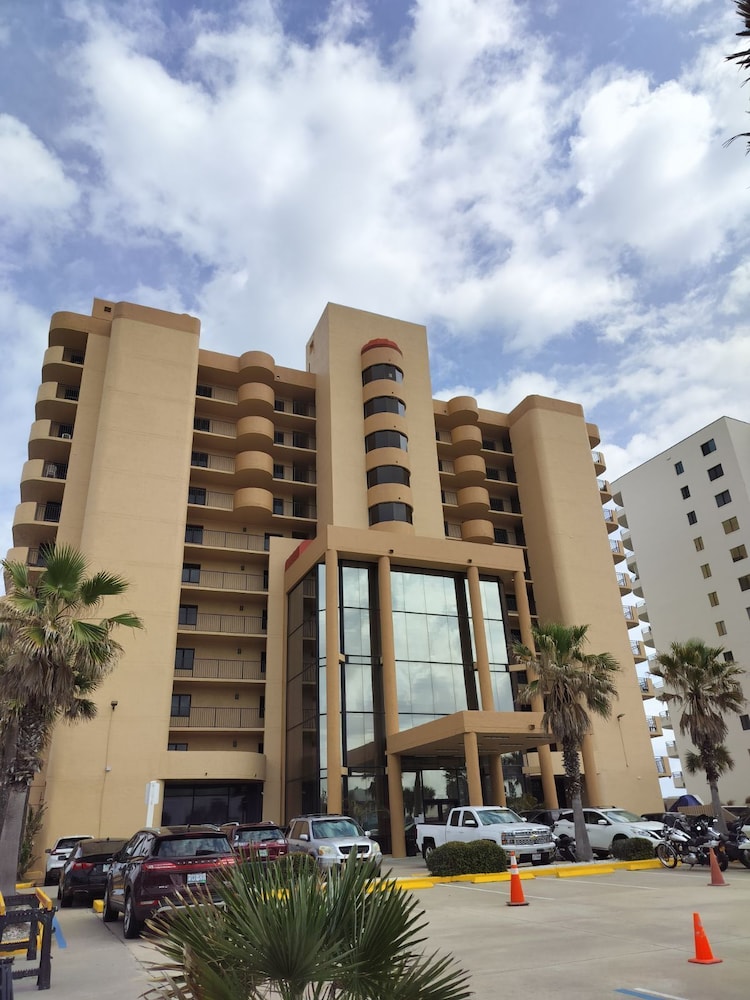 Tropic Shores Resort — Daytona Beach Shores