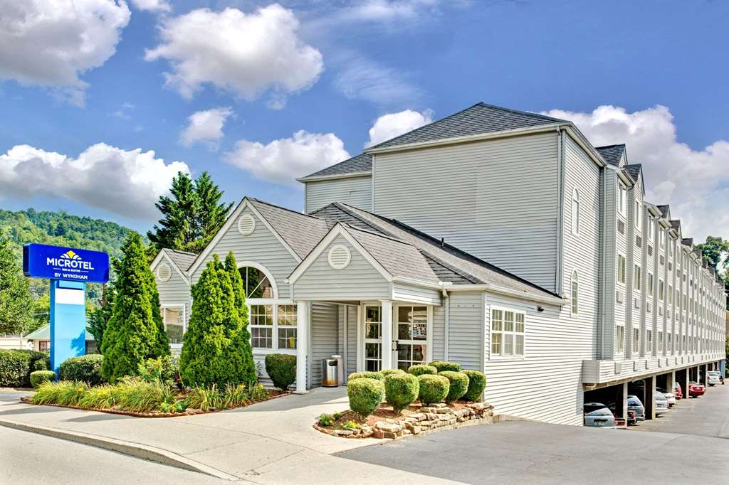 Microtel Inn & Suites by Wyndham Gatlinburg — hotel in Gatlinburg