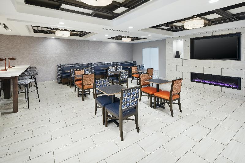 Holiday Inn Express I 26 & Us 29 At Westgate Mall by IHG - photo 34