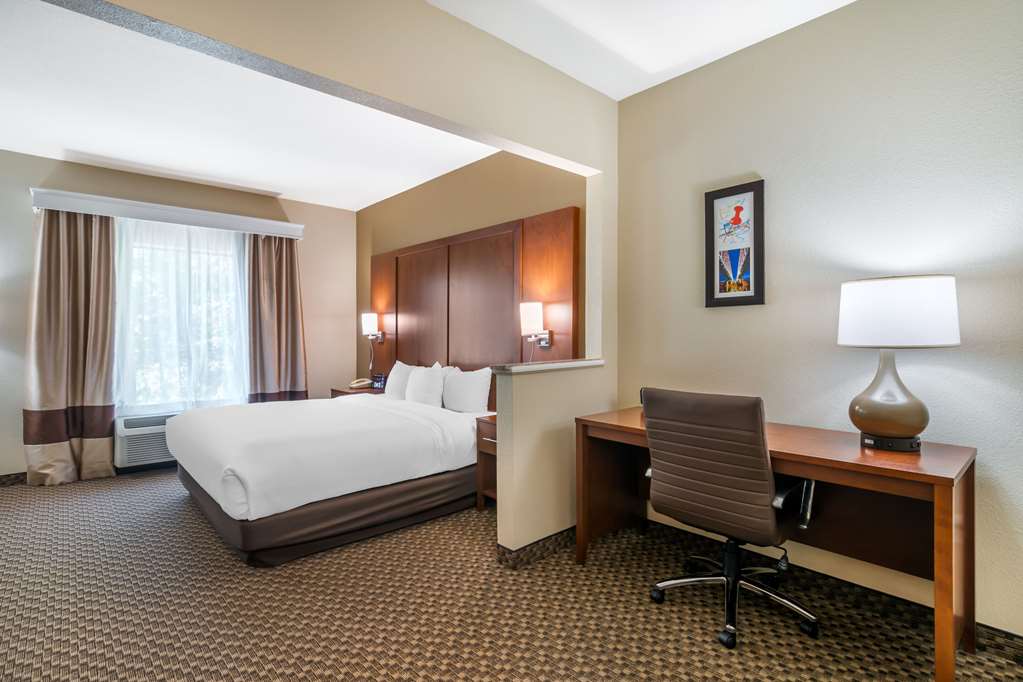 Comfort Suites Jefferson City - photo 50