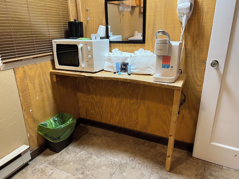 Chinook Winds Motel - photo 47