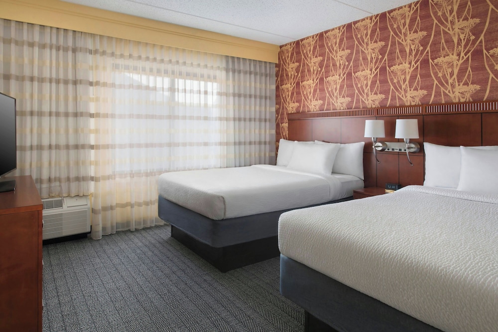 Courtyard by Marriott Mt. Laurel - photo 8