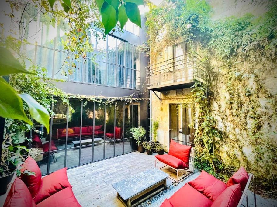 La Dame de Verre in Rochefort, France