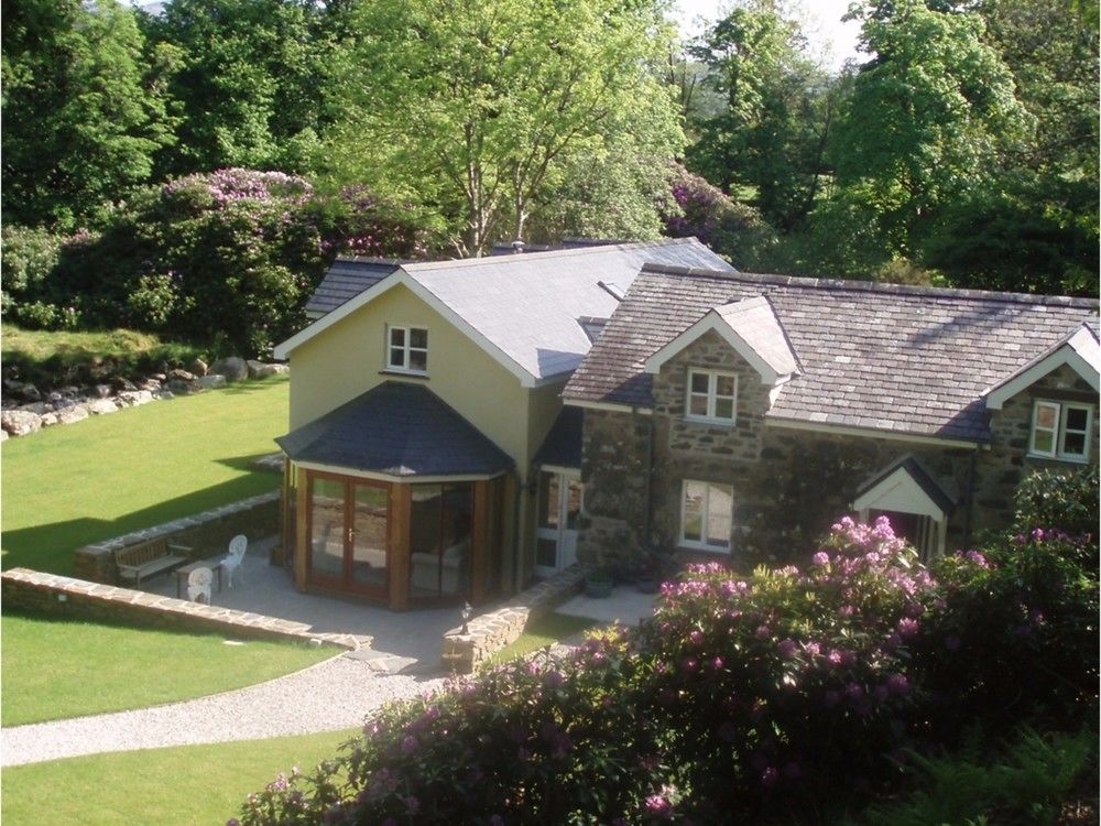 Pandy Isaf Country House B&B — 5-Star Luxury Hotel in Dolgellau, United Kingdom
