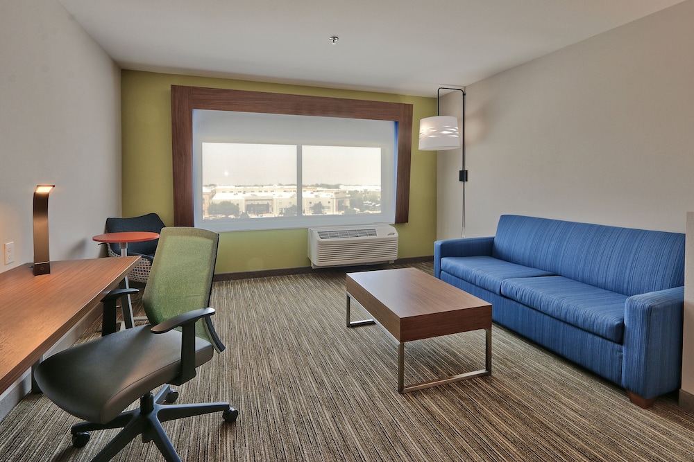 Holiday Inn Express & Suites Albuquerque East by IHG - photo 9