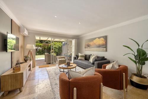 The Island Beach House — 4-Star Luxury Hotel in Cape Town, South Africa