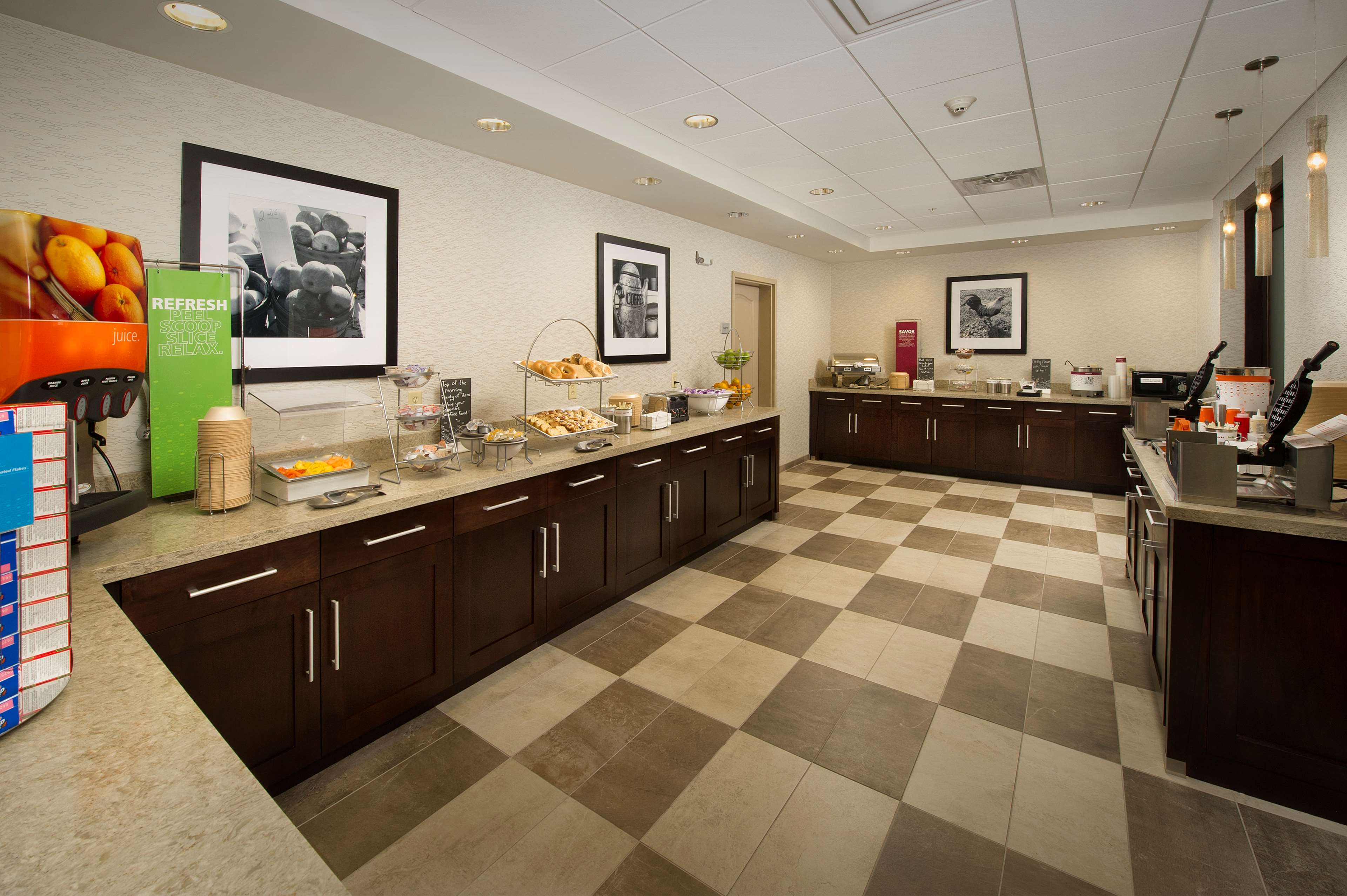 Hampton Inn & Suites Syracuse Carrier Circle - photo 10