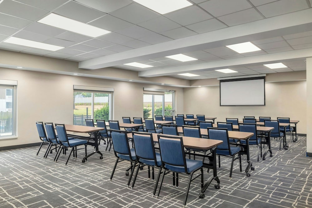 TownePlace Suites by Marriott Charlotte LoSo Airport - photo 22