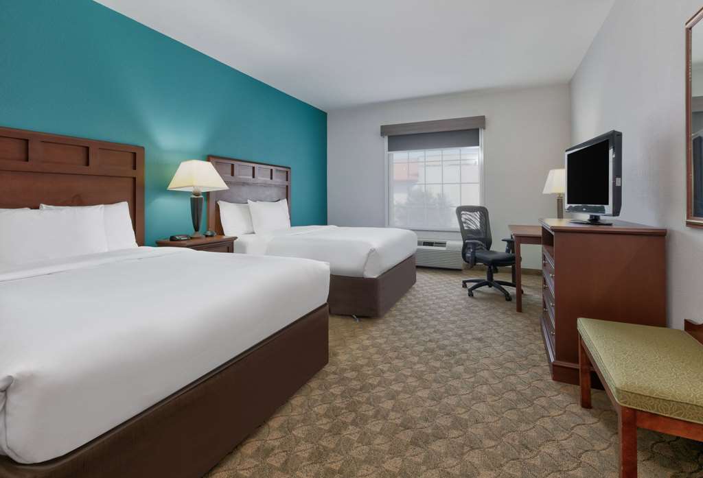 Baymont Inn & Suites by Wyndham Glen Rose - photo 9
