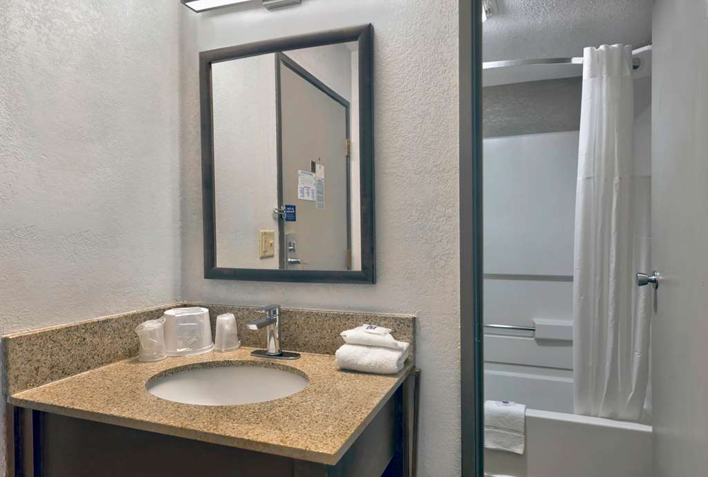 Motel 6 Oak Creek WI - photo 19