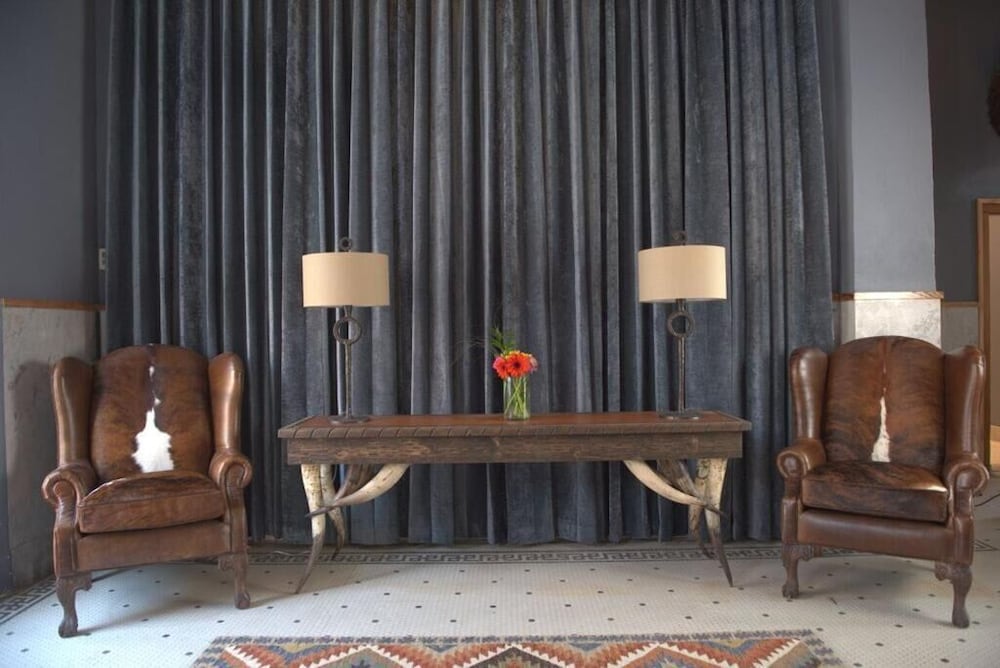 Frontier Hotel Pawhuska - photo 5