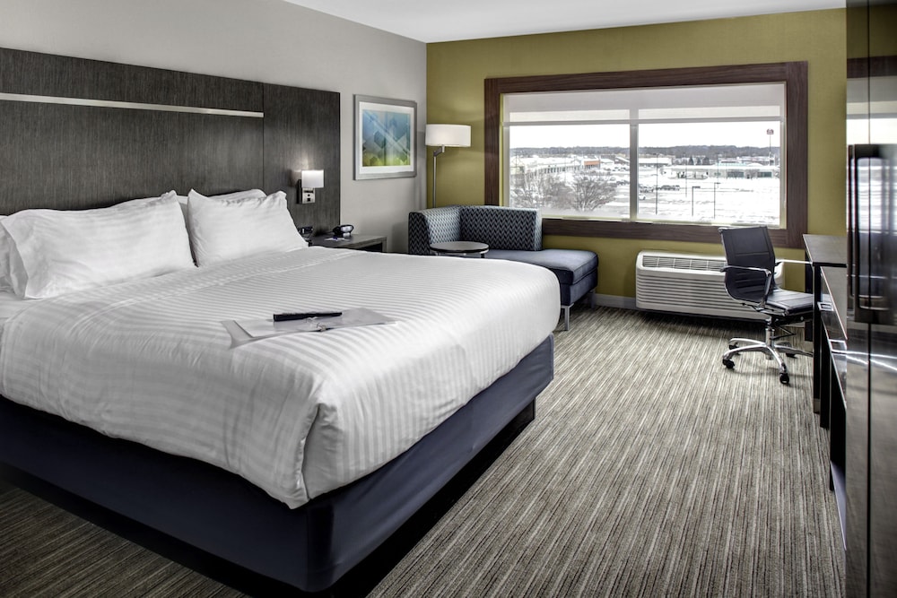 Holiday Inn Express & Suites Coldwater by IHG - photo 2