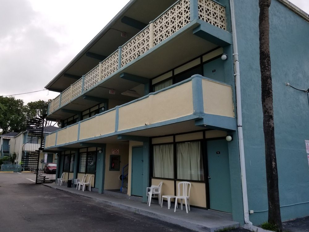 Calypso Motor Inn - photo 32