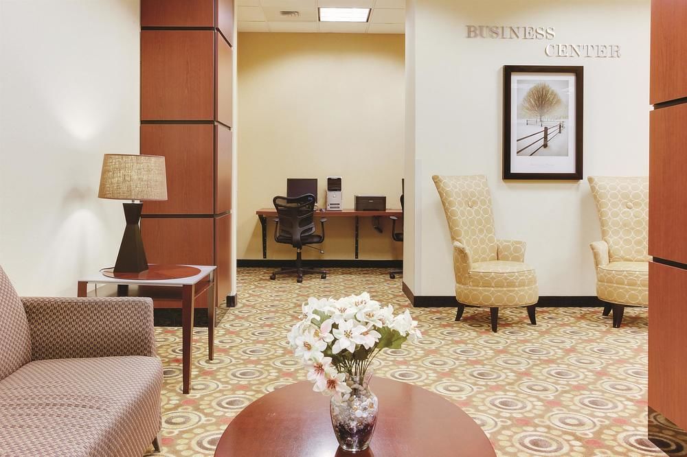 Holiday Inn Pittsburgh North - photo 4