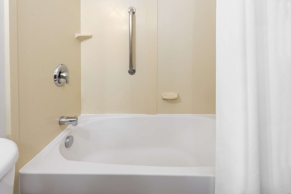 Hampton Inn Danbury - photo 16