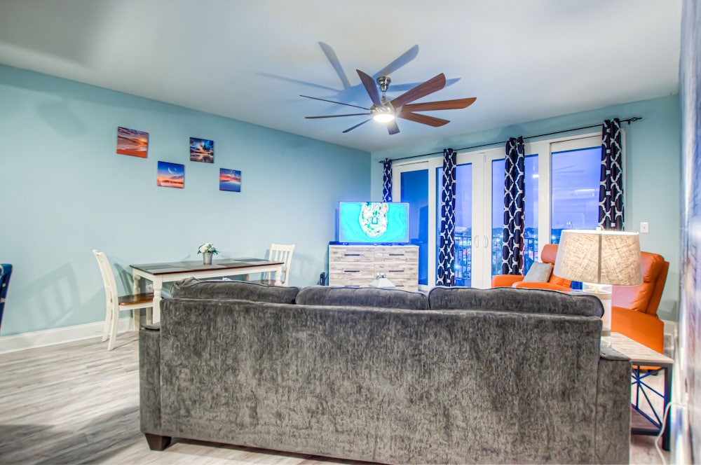 Laketown Wharf Resort by Aneliya's Rentals - photo 470
