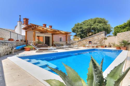 Villa Milla — 5-Star Luxury Hotel in Novi Vinodolski, Croatia