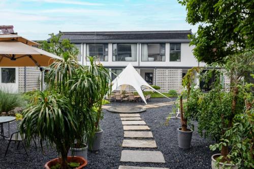 Jade Maiden Hotel - last minute hotel in Unknown City