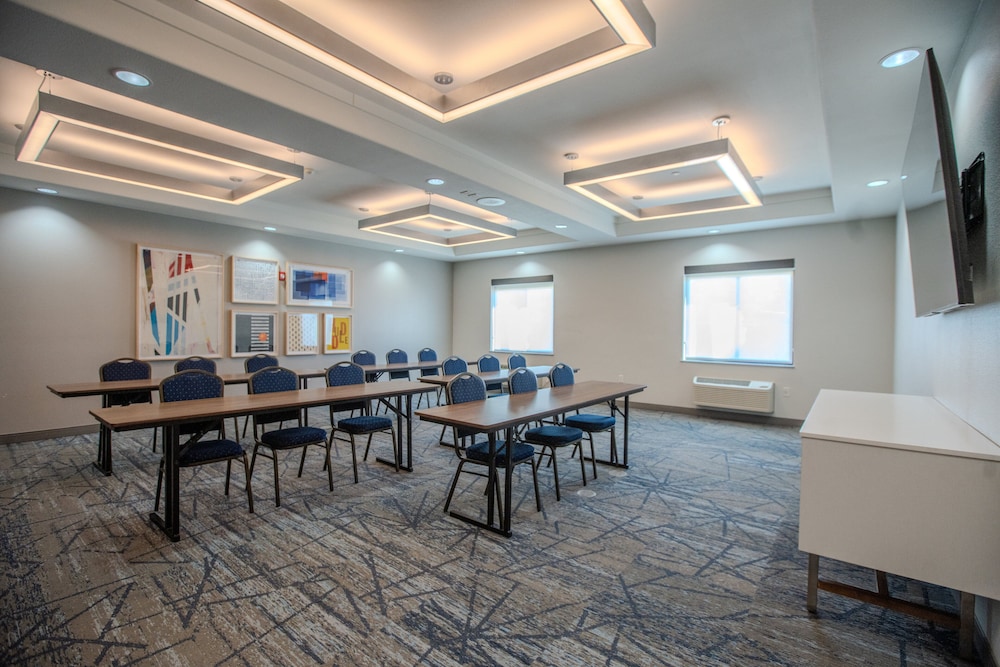 Holiday Inn Express Cleveland by IHG - photo 60