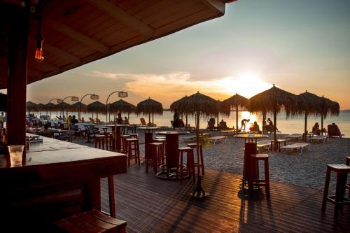Attica Home with BBQ close to the sea Oropos — 4-Star Luxury Hotel in Oropos, Greece