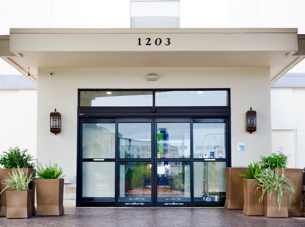 Holiday Inn Express & Suites College Station by IHG - photo 68