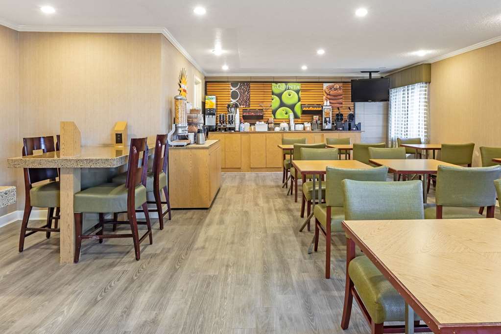 La Quinta Inn & Suites by Wyndham El Paso East - photo 29