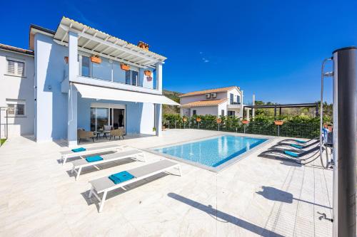 Villa Novtek Istria with Private Heated Pool — 4-Star Luxury Hotel in Jadranovo, Croatia