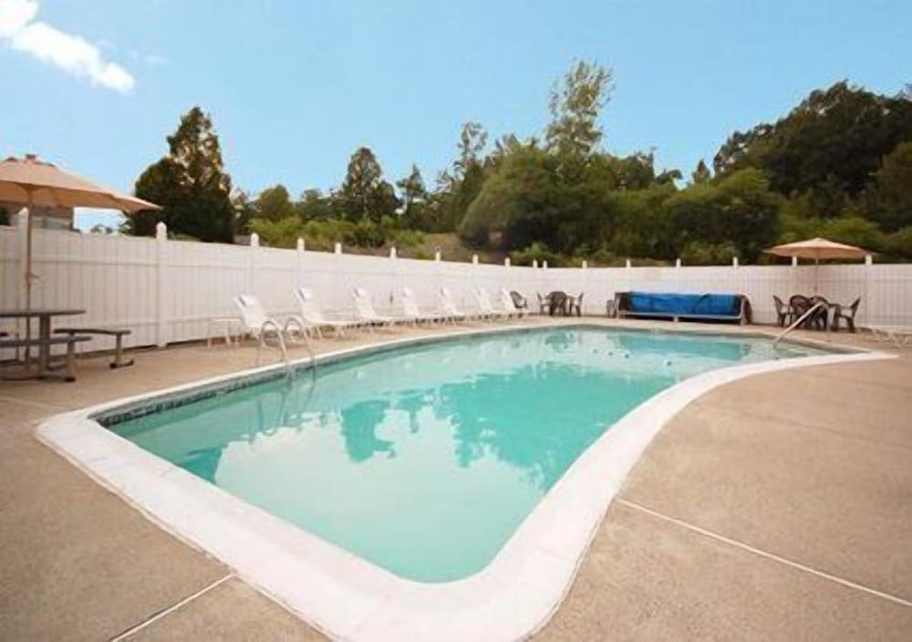 All Seasons Inn & Suites Smithfield Providence - photo 22