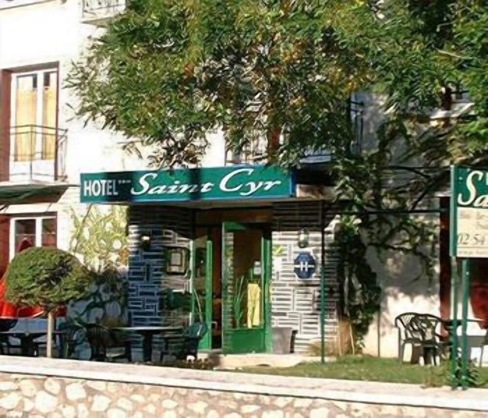 Hotel Saint Cyr