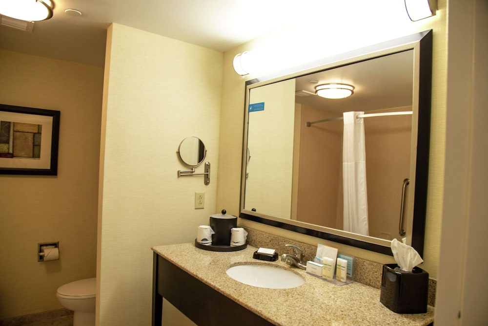 Hampton Inn & Suites Sharon - photo 70