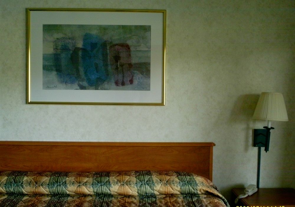 Campton Parkway Inn - photo 11