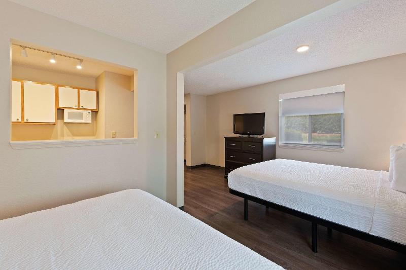 Extended Stay America Charlotte University Place E. McCullough Dr. - photo 21