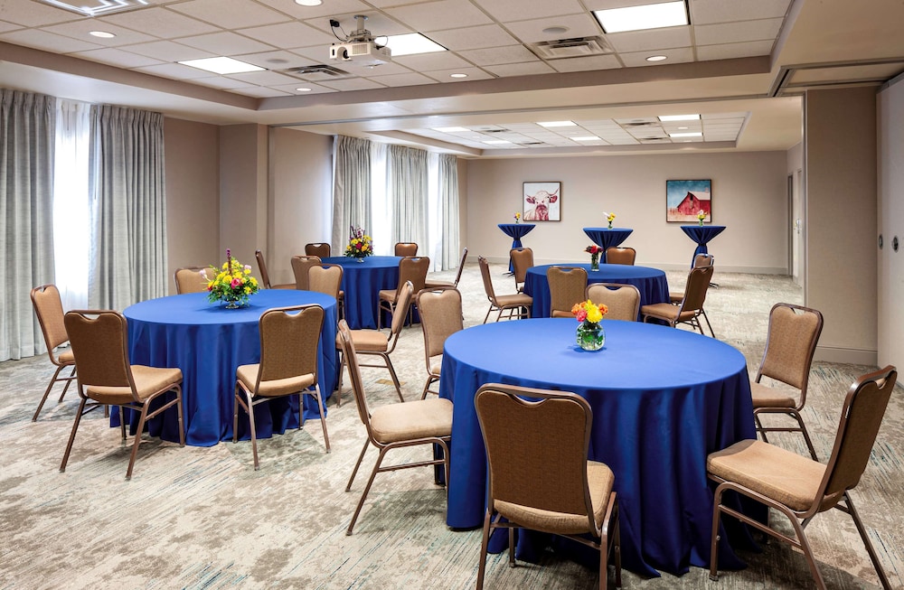 Hilton Garden Inn Omaha Downtown Old Market Area - photo 41
