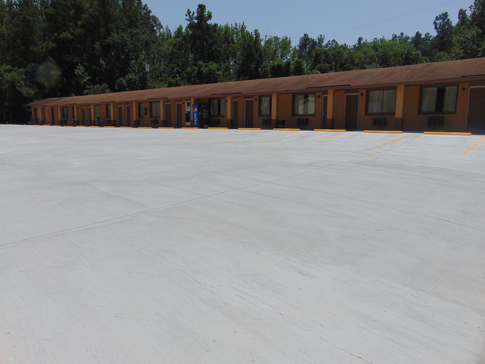 Westbrook Motel - photo 35