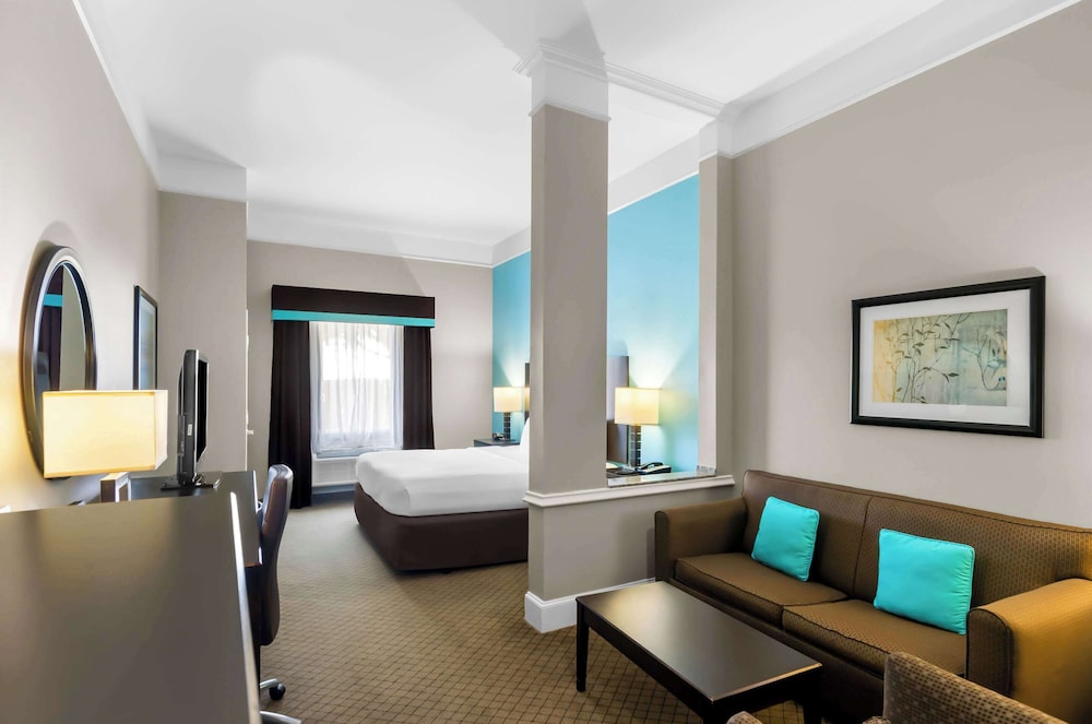 Comfort Suites at Katy Mills - photo 24