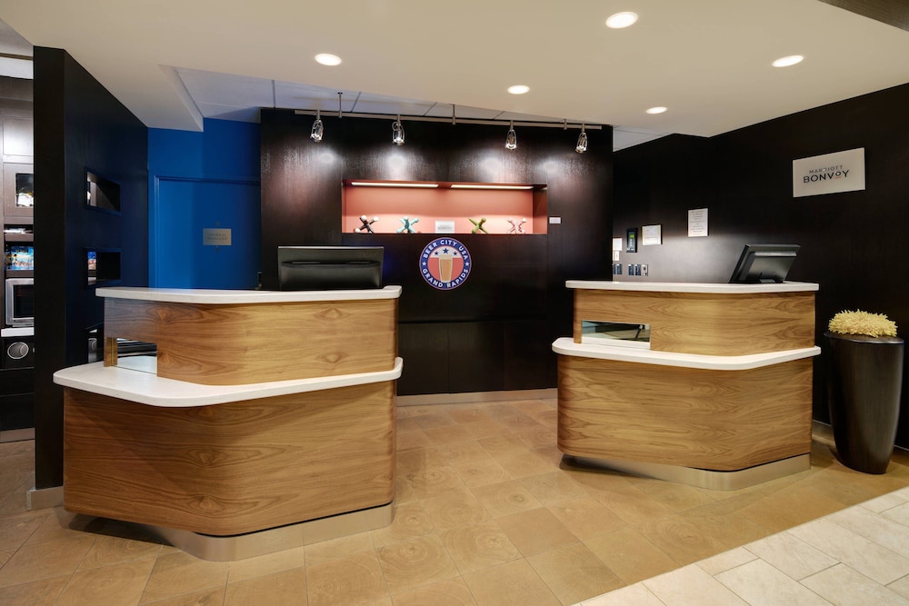 Courtyard by Marriott Grand Rapids Airport - photo 4