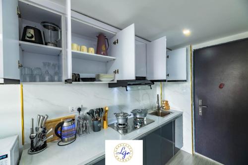 Executive studio apartment in kilimani with modern luxury facilities and scenic city views