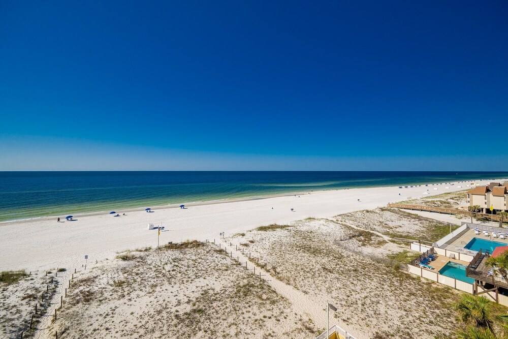 Driftwood Towers 6d 2 Bedroom Condo - photo 23