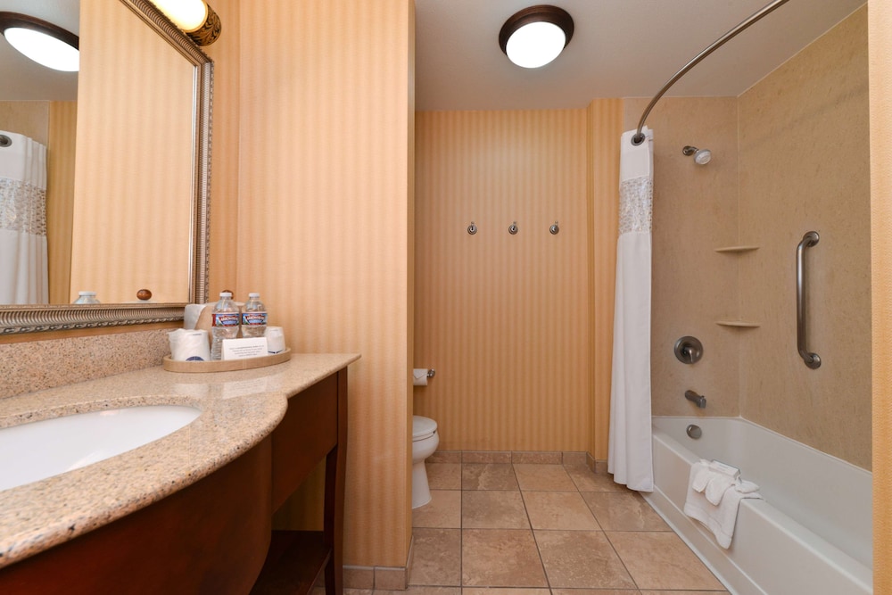 Hampton Inn & Suites Albuquerque Coors Road - photo 24