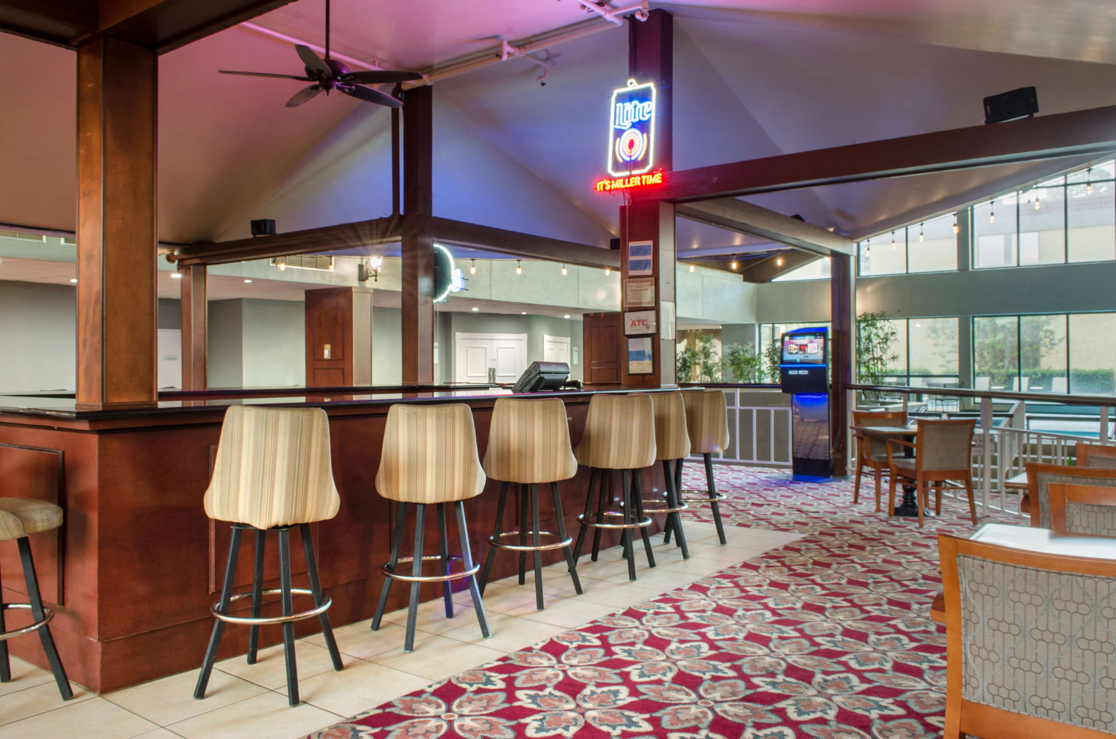 Ramada by Wyndham Shreveport Airport - photo 2